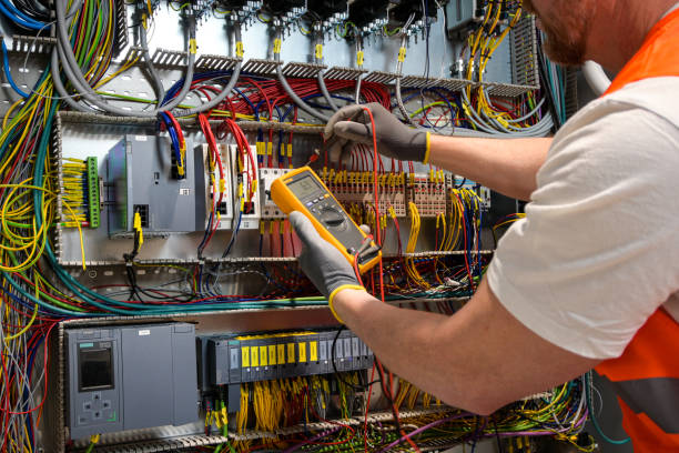 Best Emergency Electrical Repair  in Freeport, IL